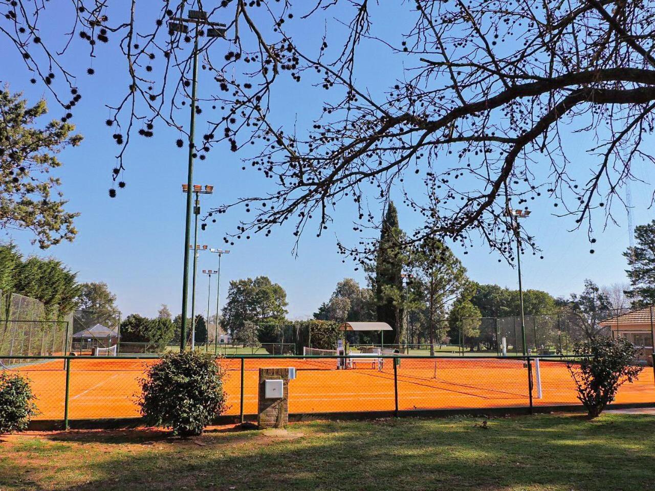 Casa Con Piscina Privada Climatizada En Exclusivo Golf Country Club 1000m2 Сasa de vacaciones Pilar (Buenos Aires)