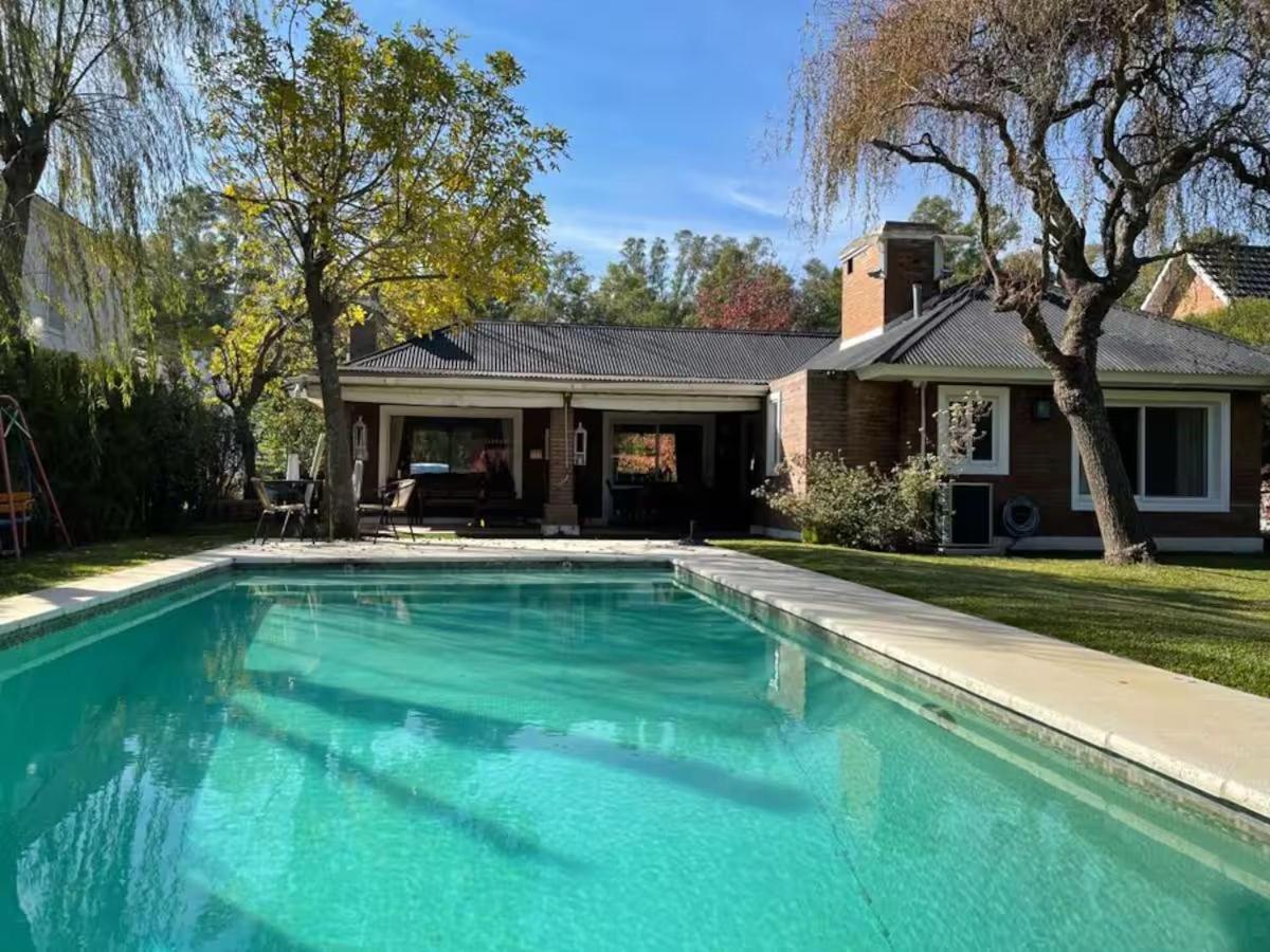 Casa Con Piscina Privada Climatizada En Exclusivo Golf Country Club 1000m2 Vakantiehuis