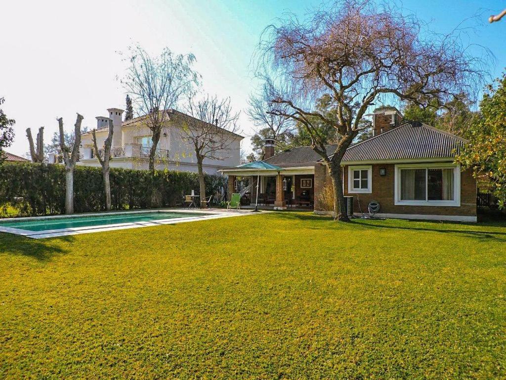Casa Con Piscina Privada Climatizada En Exclusivo Golf Country Club 1000m2 Vakantiehuis