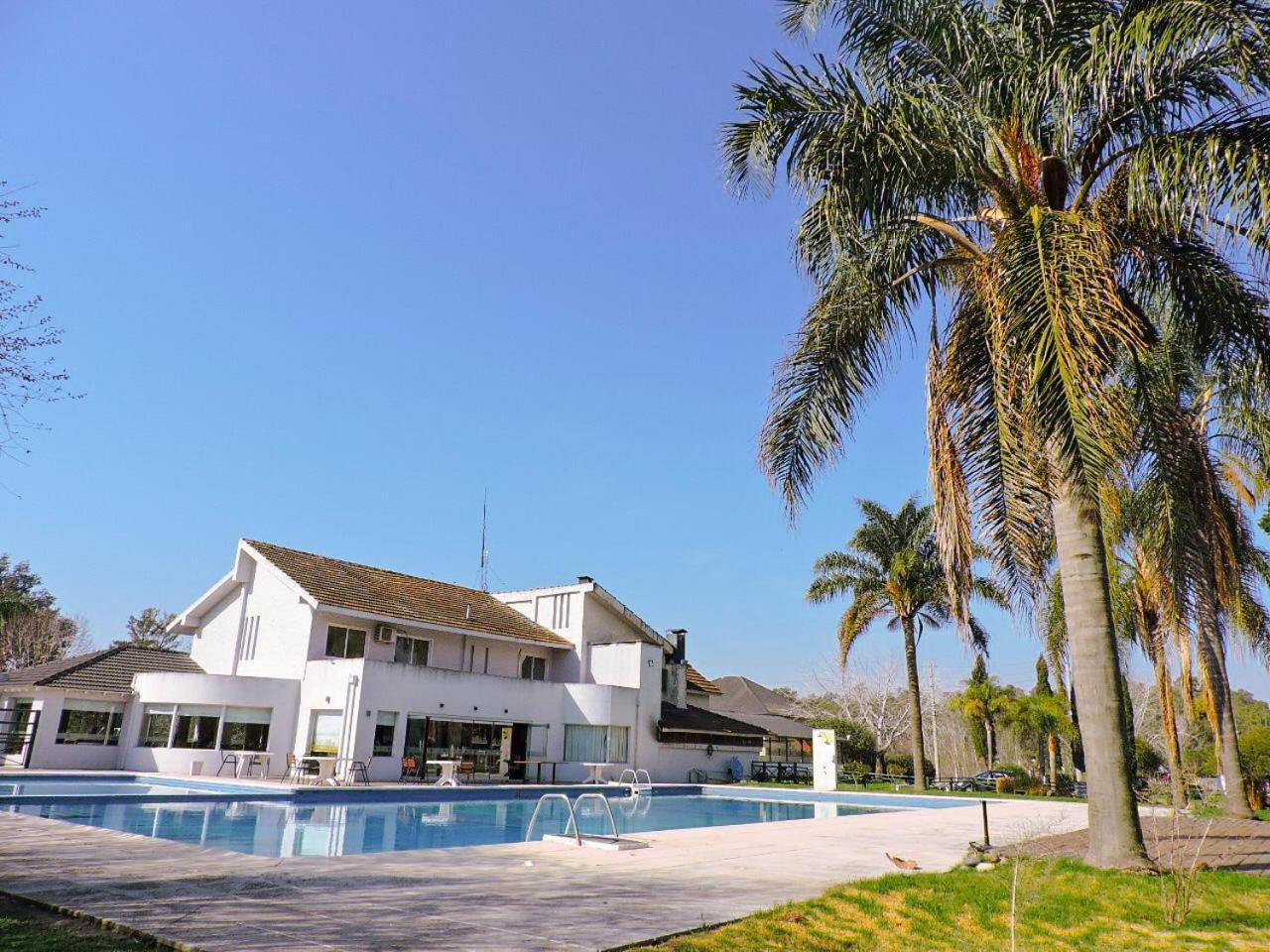 Casa Con Piscina Privada Climatizada En Exclusivo Golf Country Club 1000m2 Pilar (Buenos Aires)