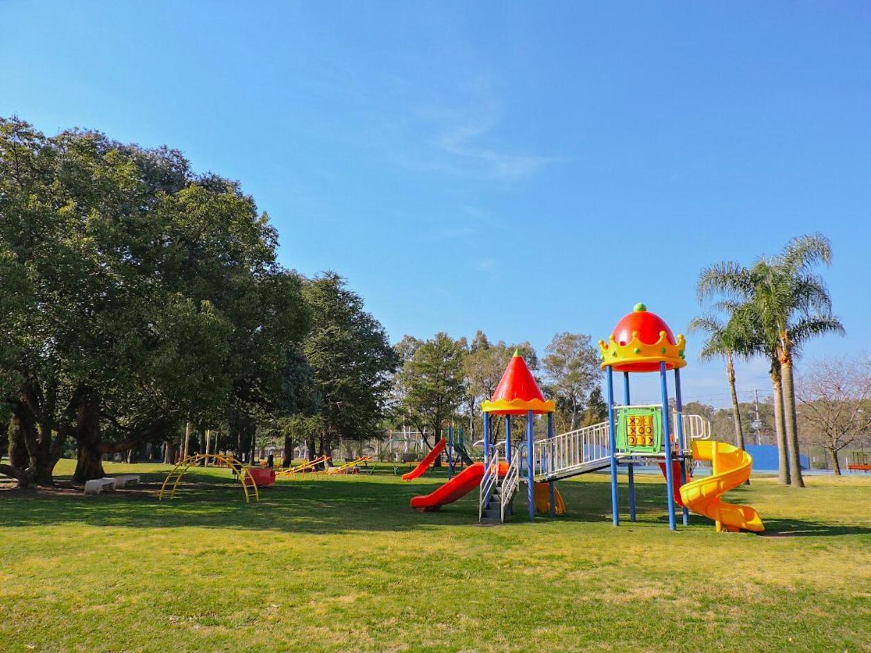 Casa Con Piscina Privada Climatizada En Exclusivo Golf Country Club 1000m2